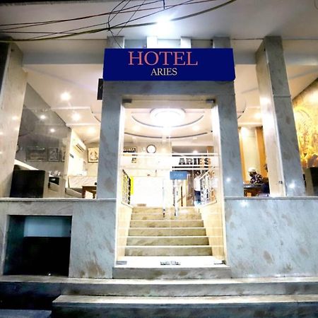 Hotel Aries New Delhi Extérieur photo