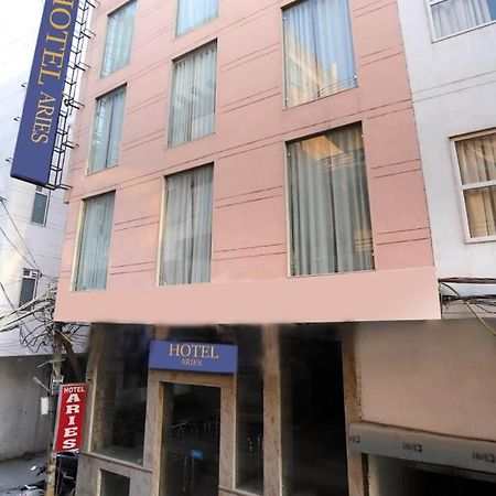 Hotel Aries New Delhi Extérieur photo