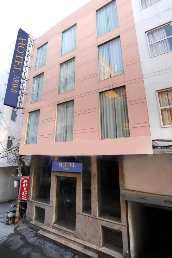 Hotel Aries New Delhi Extérieur photo