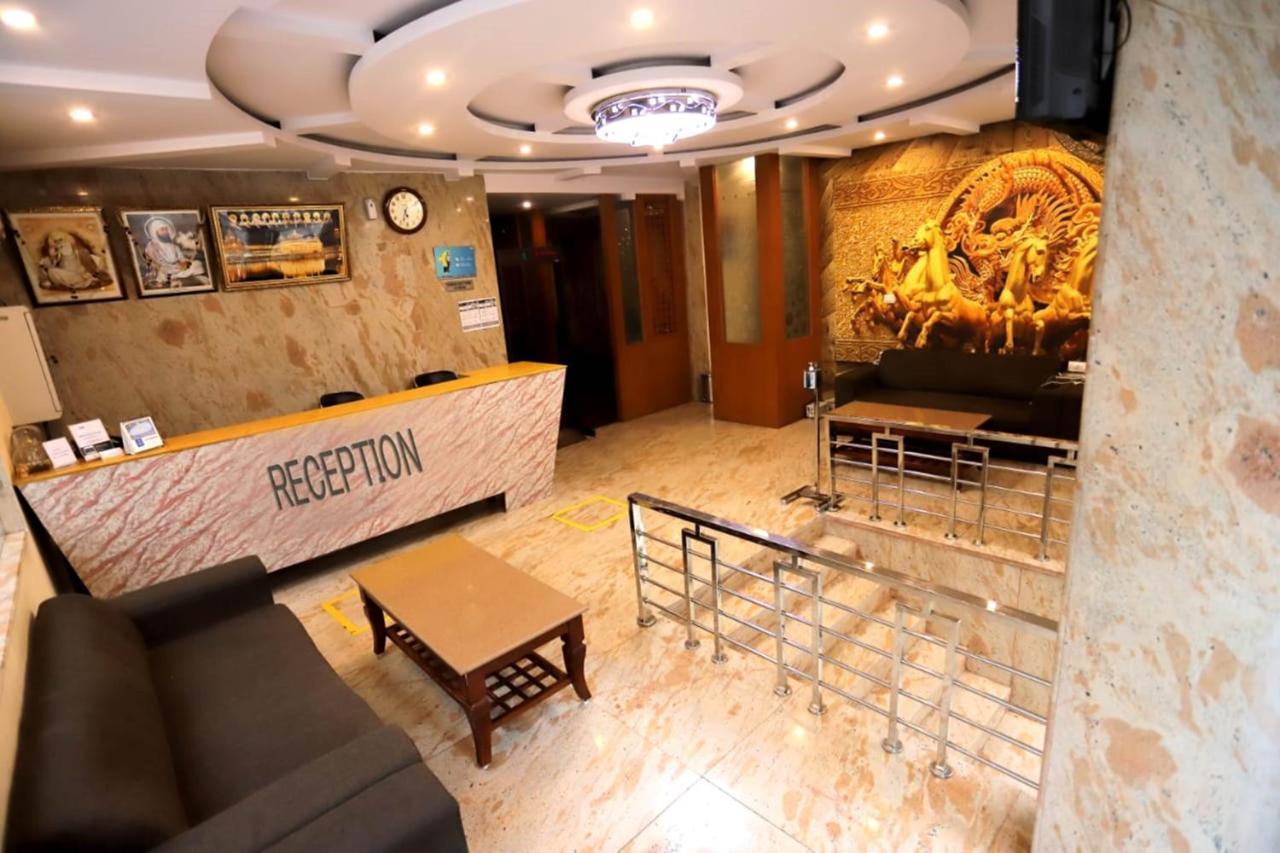 Hotel Aries New Delhi Extérieur photo