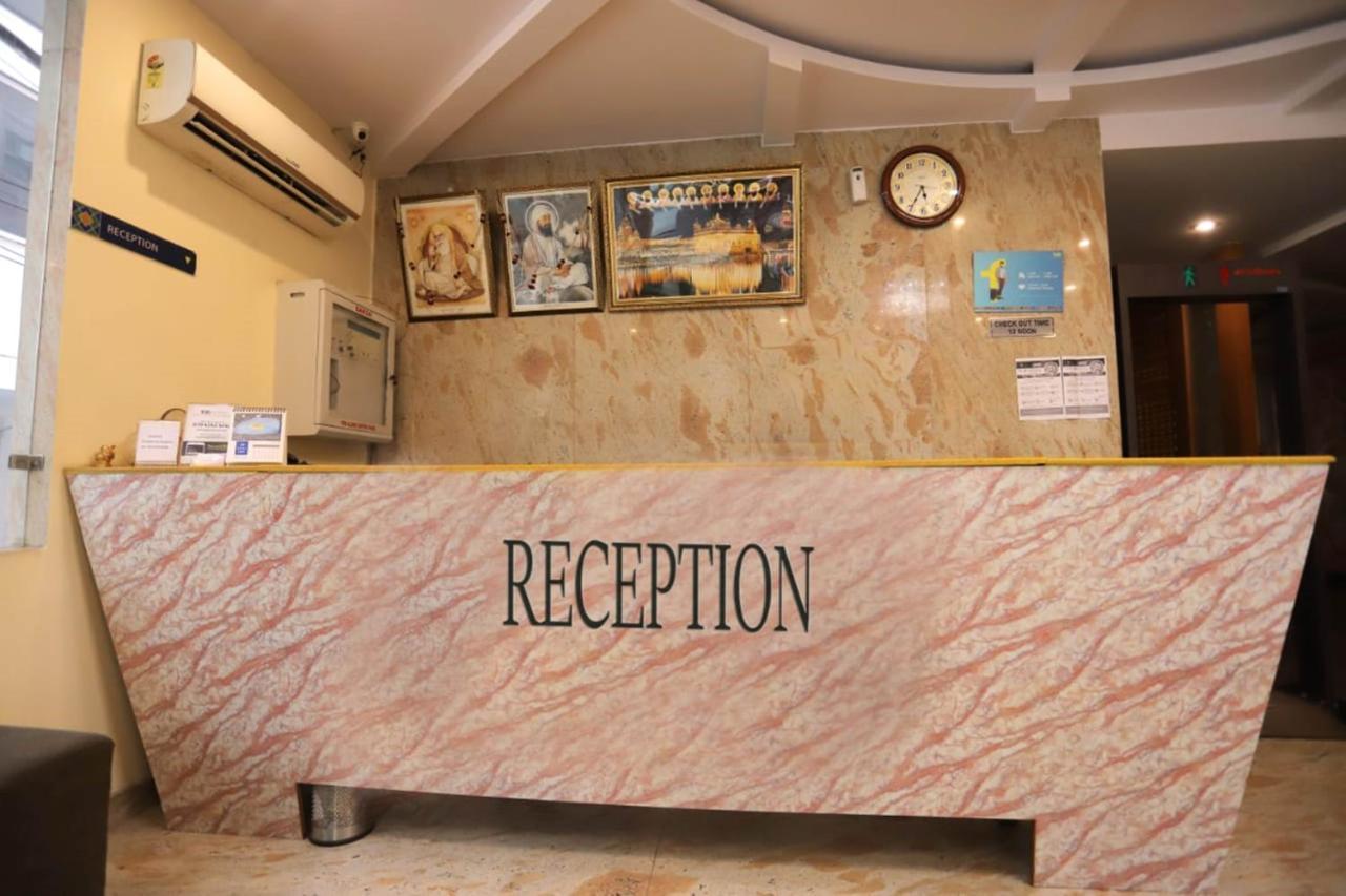 Hotel Aries New Delhi Extérieur photo