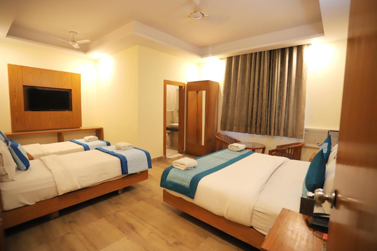 Hotel Aries New Delhi Extérieur photo