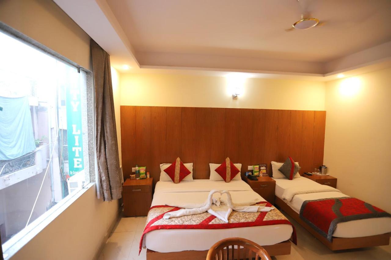 Hotel Aries New Delhi Extérieur photo