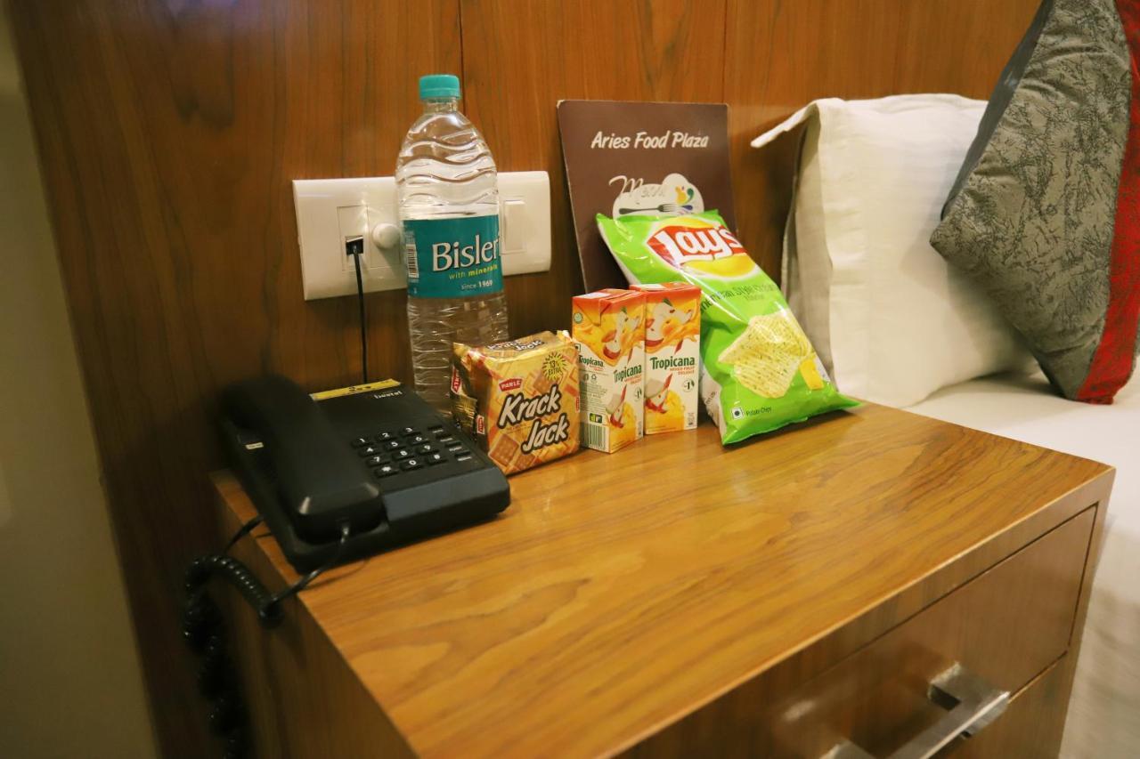Hotel Aries New Delhi Extérieur photo